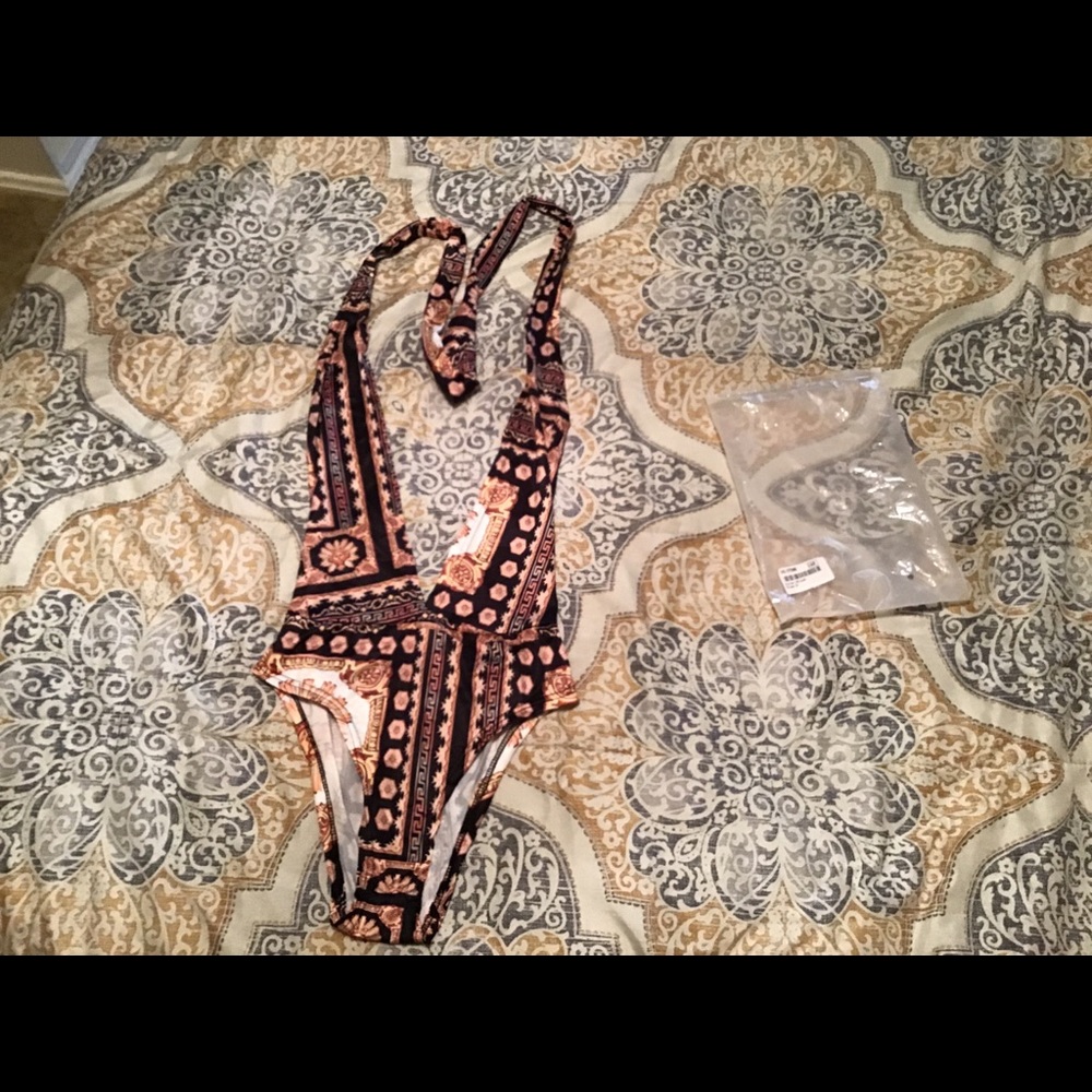 Elegant 2 piece Resort wear.